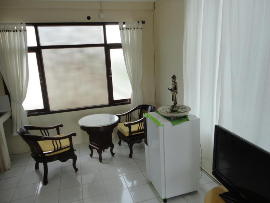 Urbanview Hotel Wayan Mansion 덴파사르 객실 사진